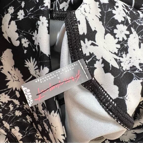 NWOT Free people Movement Printed Lose Control Wrap Leggings Floral Sz S - Picture 5 of 8